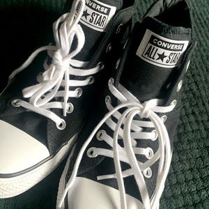 Womens high-top Converse sneakers size 9